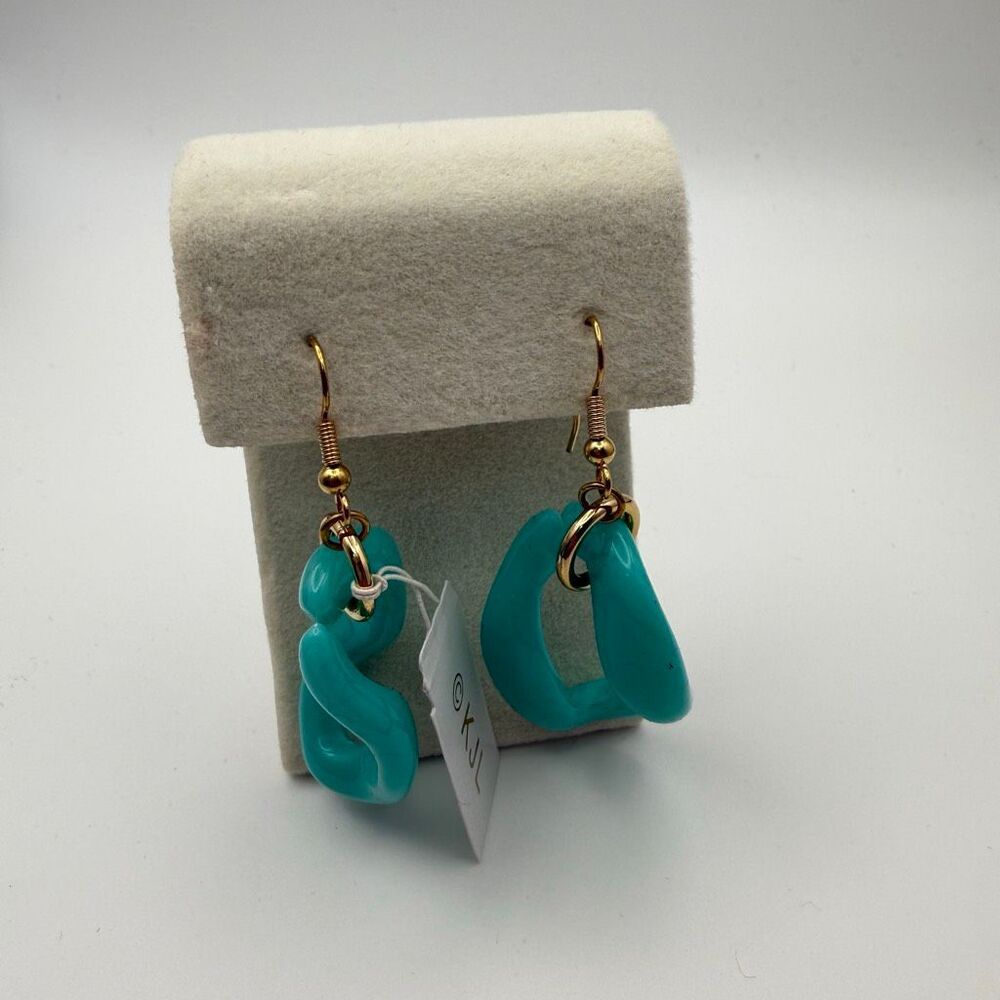 Kenneth Jay Lane turquoise Resin Intertwined Drop Earrings Gold Tone Hooks New - Picture 3 of 5